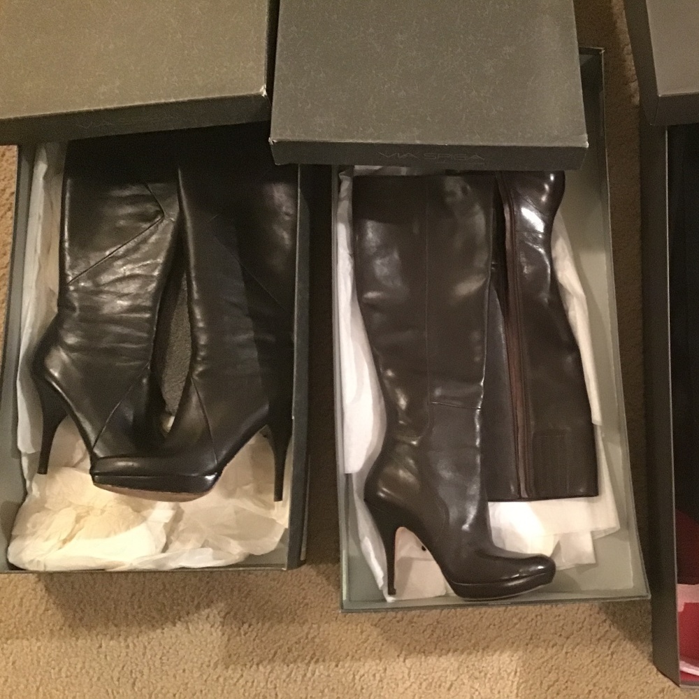2 pair of Via Spiga boots and 1 pair of Vince C - Picture 1 of 4